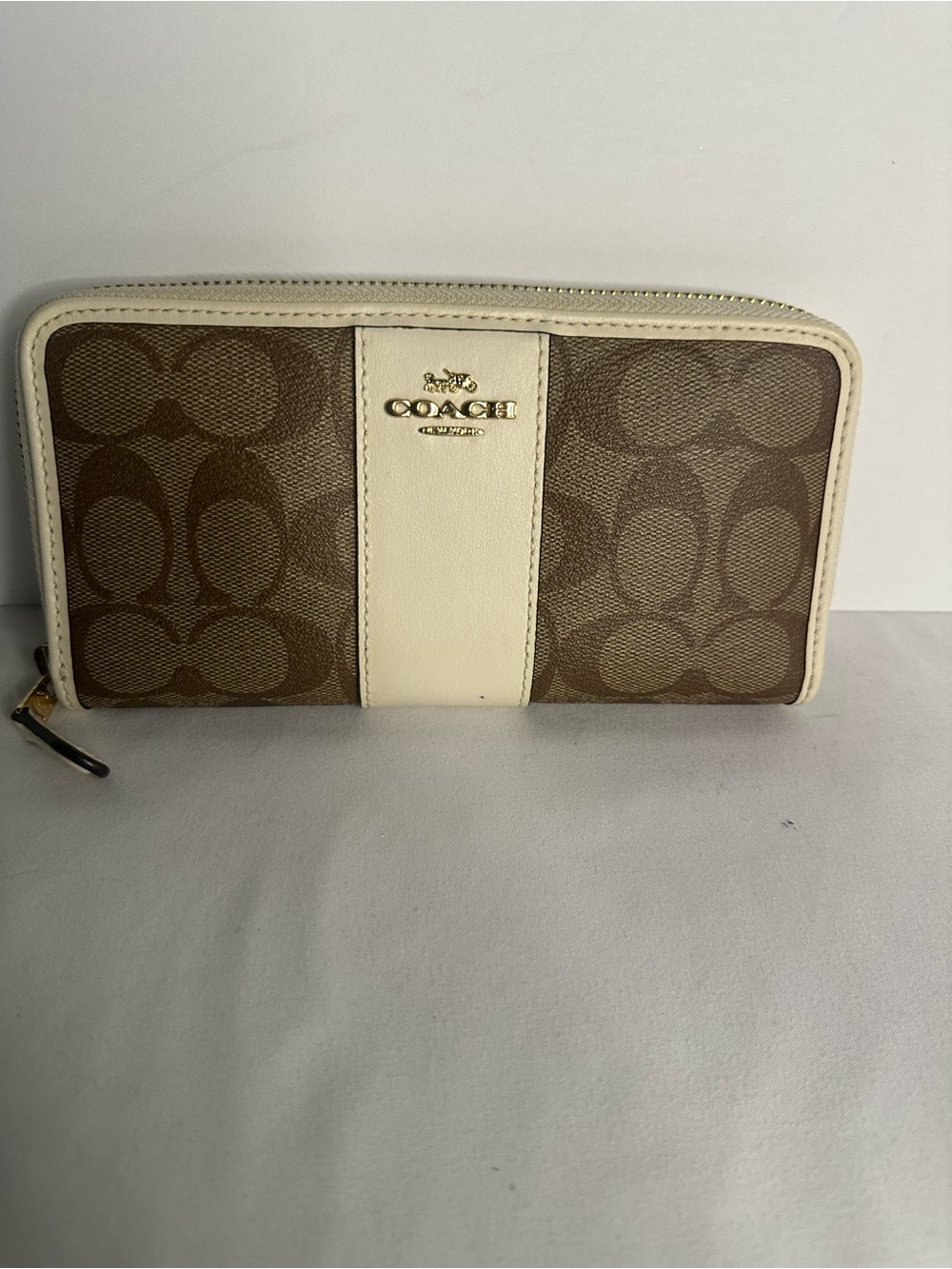 Coach Signature Zip Wallet in Brown & Chalk